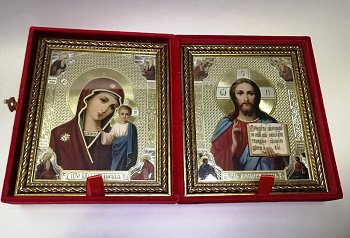 Складень Господь Вседержитель, Казанская Божия Матерь в багетной рамке под стеклом в футляре из эко-кожи, 19,5 х 17 (№11)